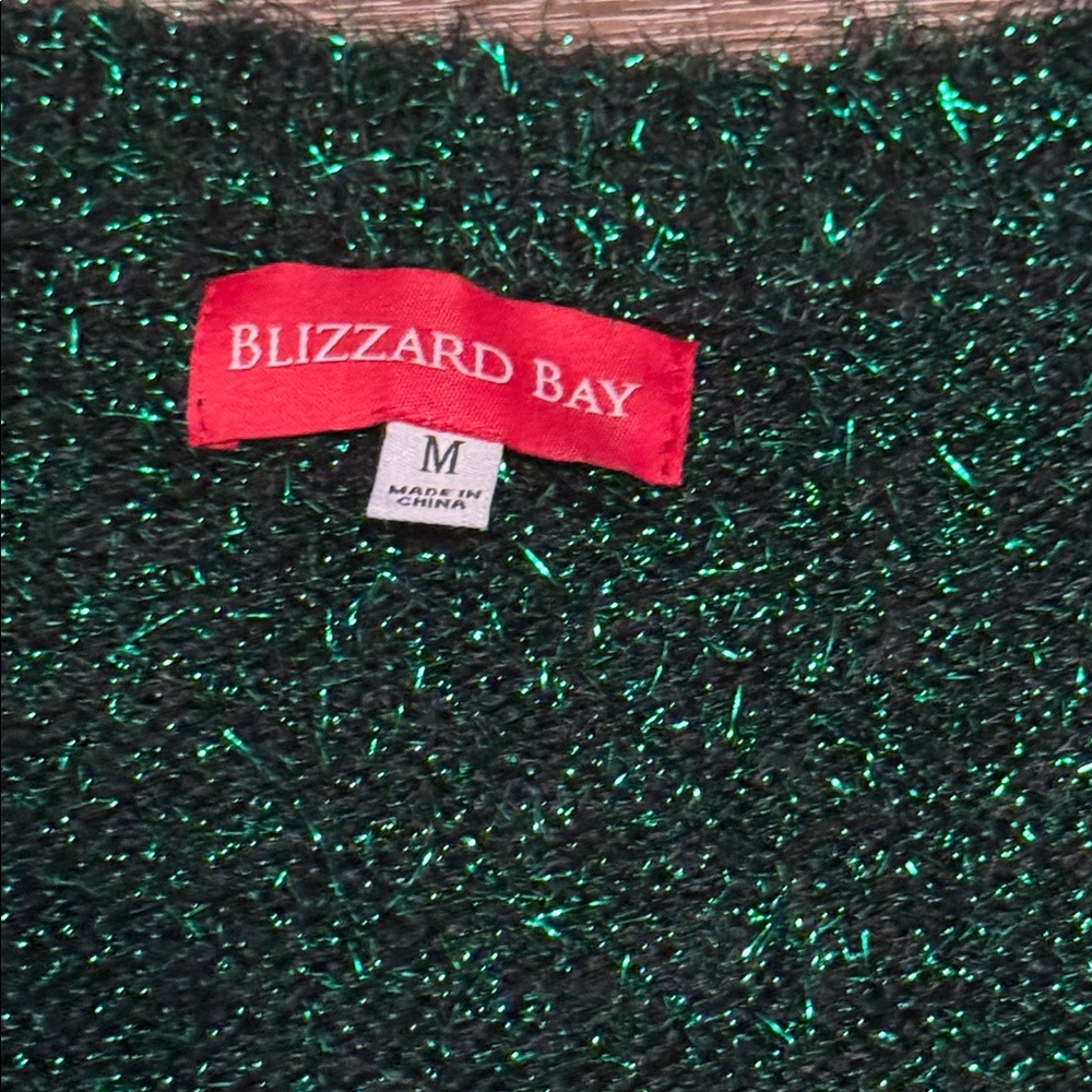 Blizzard bay Christmas vest medium - Picture 3 of 3